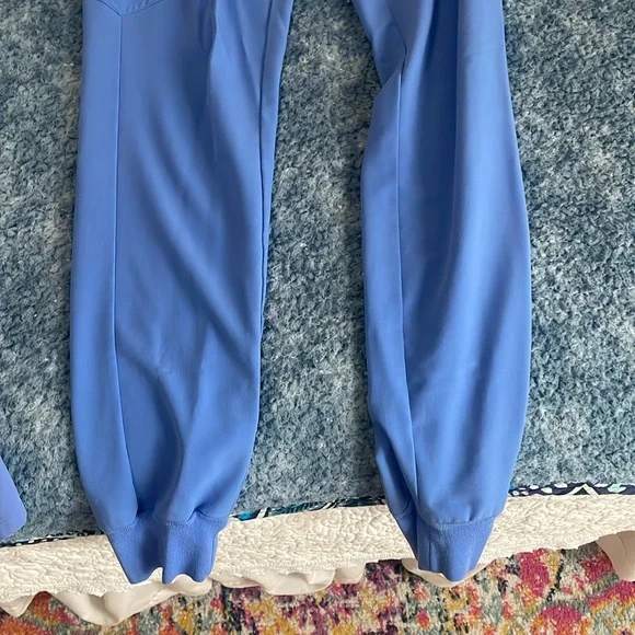 figs ceil blue scrub set - Picture 6 of 8